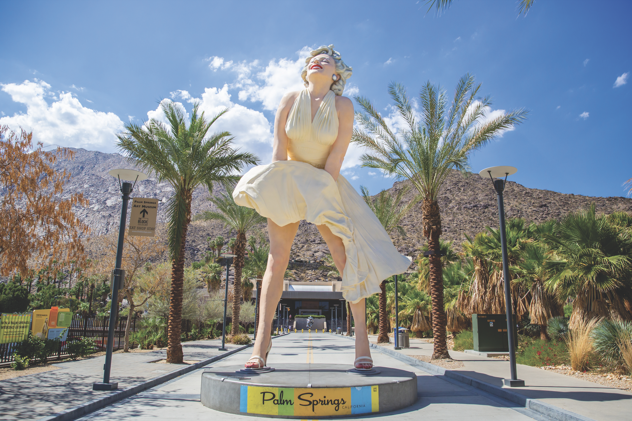 Marilyn Statue.