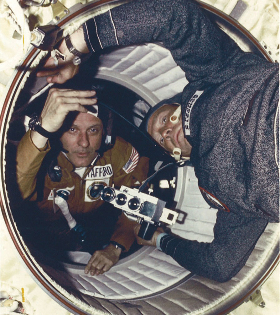 Ap-Soyouz-1975_1 Keeping good time on a 1975 space flight.