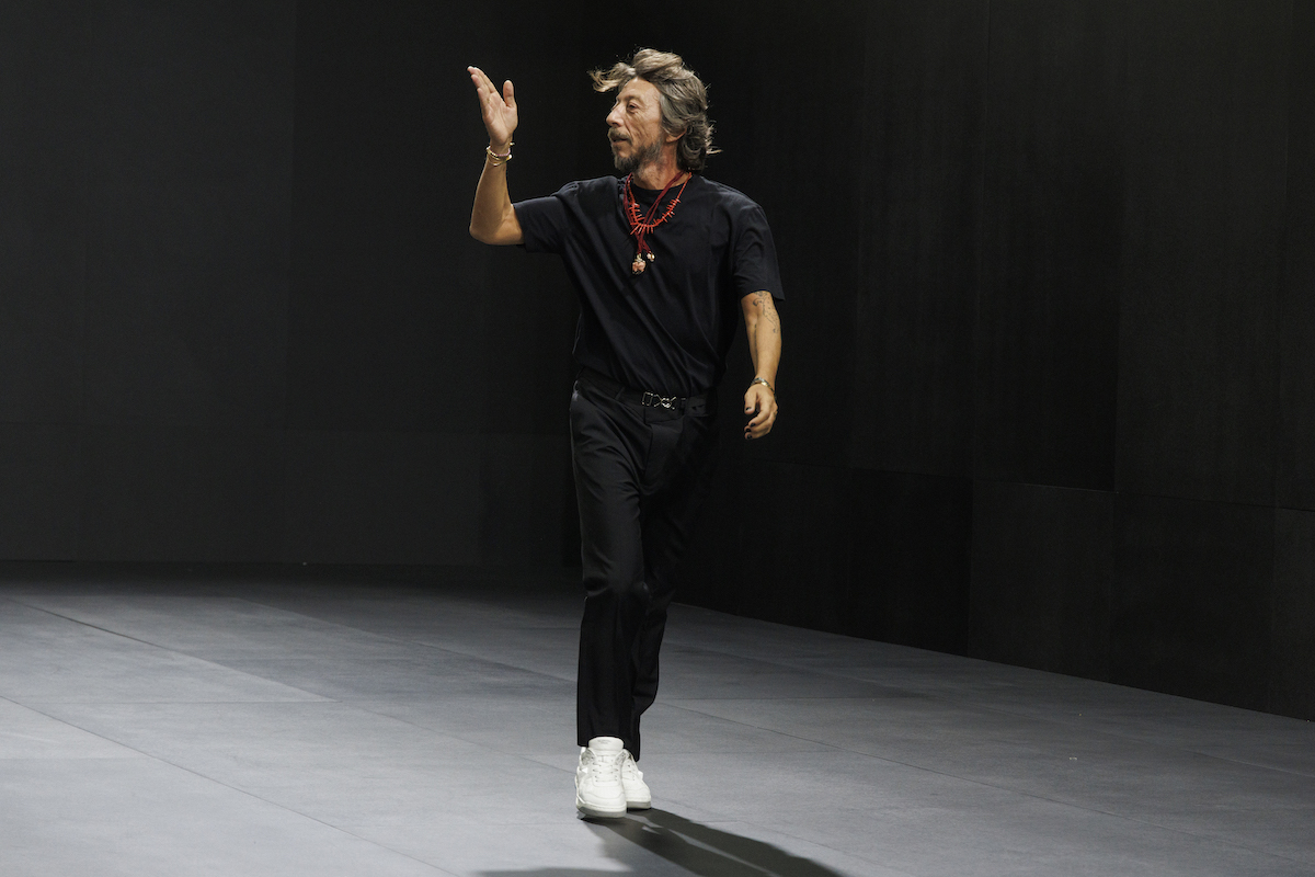 Pierpaolo Piccioli at the Valentino spring 2023 fashion show in Paris in October 2022. (Valerio Mezzanotti/The New York Times)
